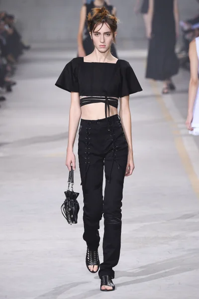 Look 18